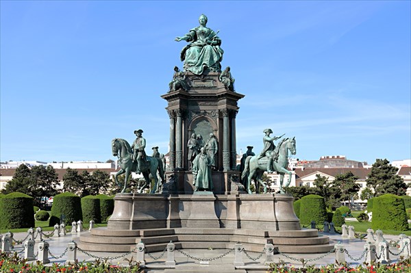 057-Памятник Марии Терезии